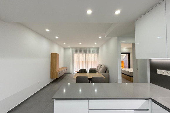 Resale - Apartment  - Torrevieja - Estacion de autobuses