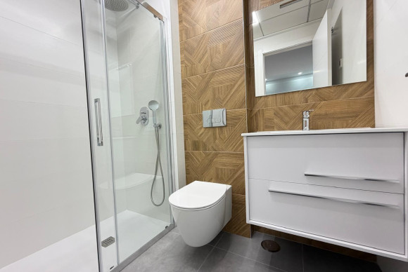 Resale - Apartment  - Torrevieja - Estacion de autobuses