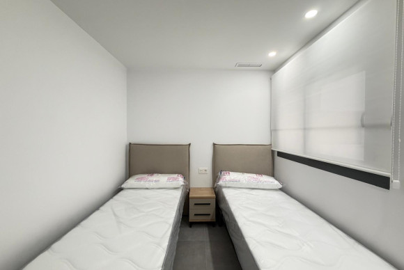 Resale - Apartment  - Torrevieja - Estacion de autobuses