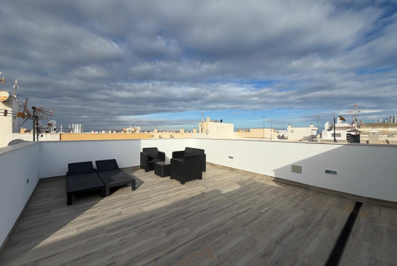 Resale - Apartment  - Torrevieja - Estacion de autobuses