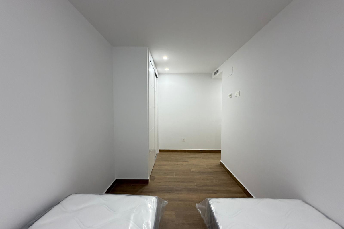 Reventa - Apartamento / piso - Torrevieja - Estacion de autobuses