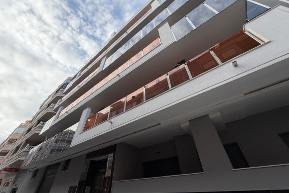 Reventa - Apartamento / piso - Torrevieja - Estacion de autobuses