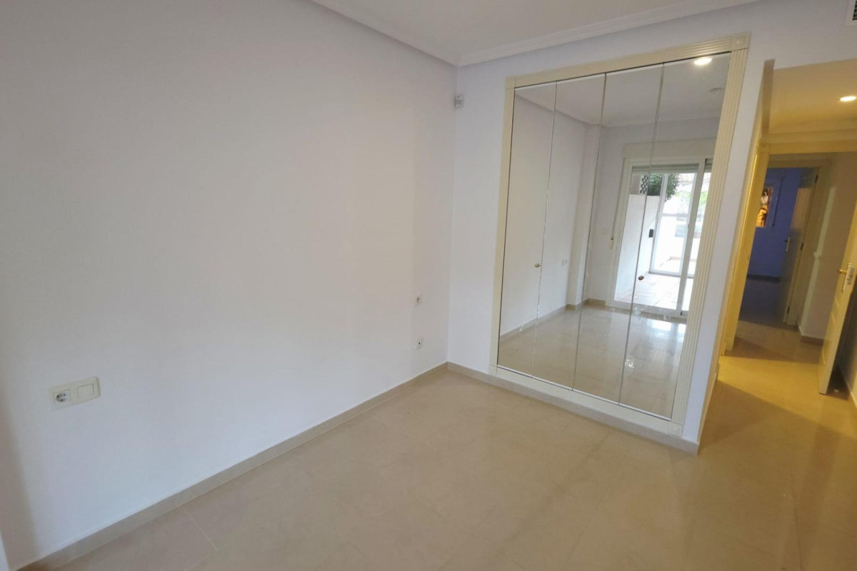Resale - Apartment  - Alicante - Playa de San Juan