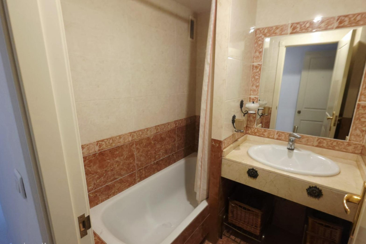 Resale - Apartment  - Alicante - Playa de San Juan