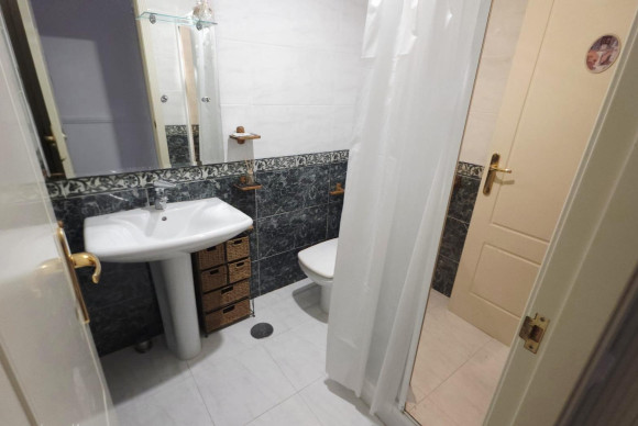 Resale - Apartment  - Alicante - Playa de San Juan