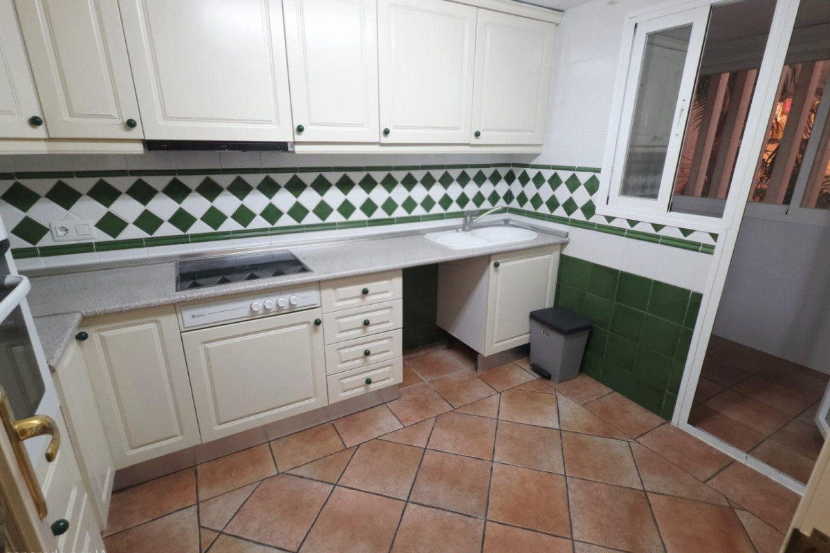 Resale - Apartment  - Alicante - Playa de San Juan