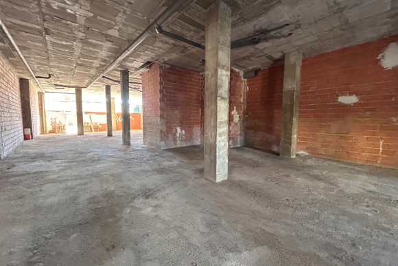 Reventa - Commercial (6) - Jacarilla