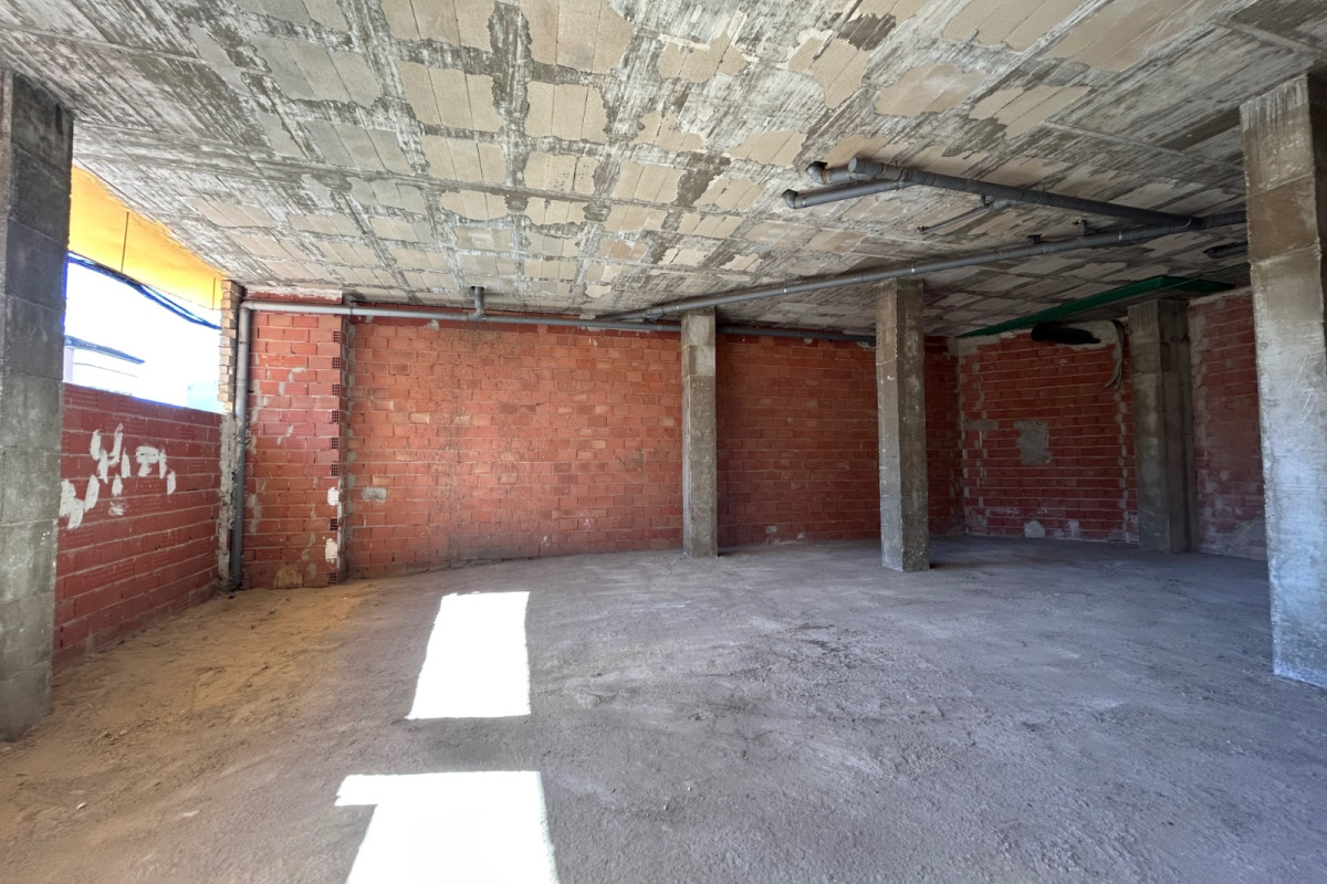 Reventa - Commercial (6) - Jacarilla