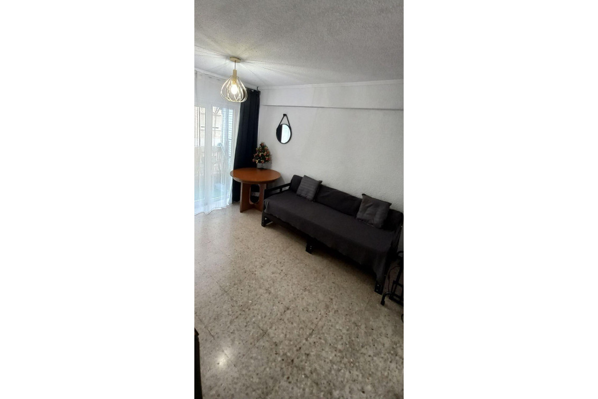 Resale - Apartment  - Alicante - Carolinas Altas