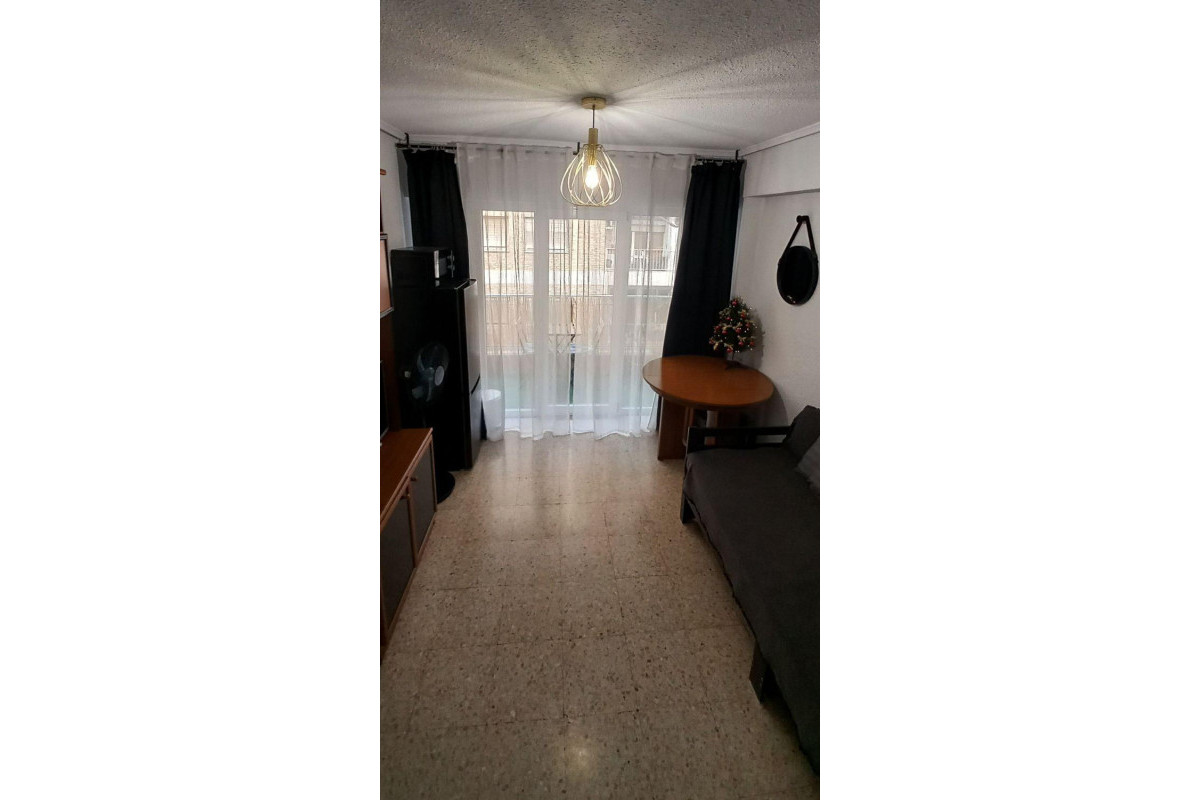 Resale - Apartment  - Alicante - Carolinas Altas