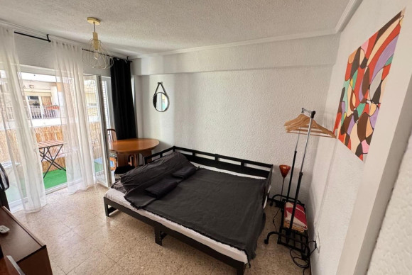 Resale - Apartment  - Alicante - Carolinas Altas