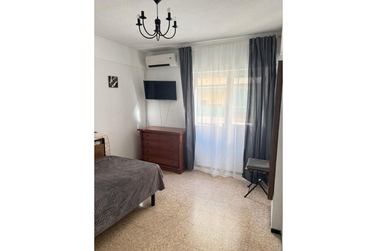 Resale - Apartment  - Alicante - Carolinas Altas