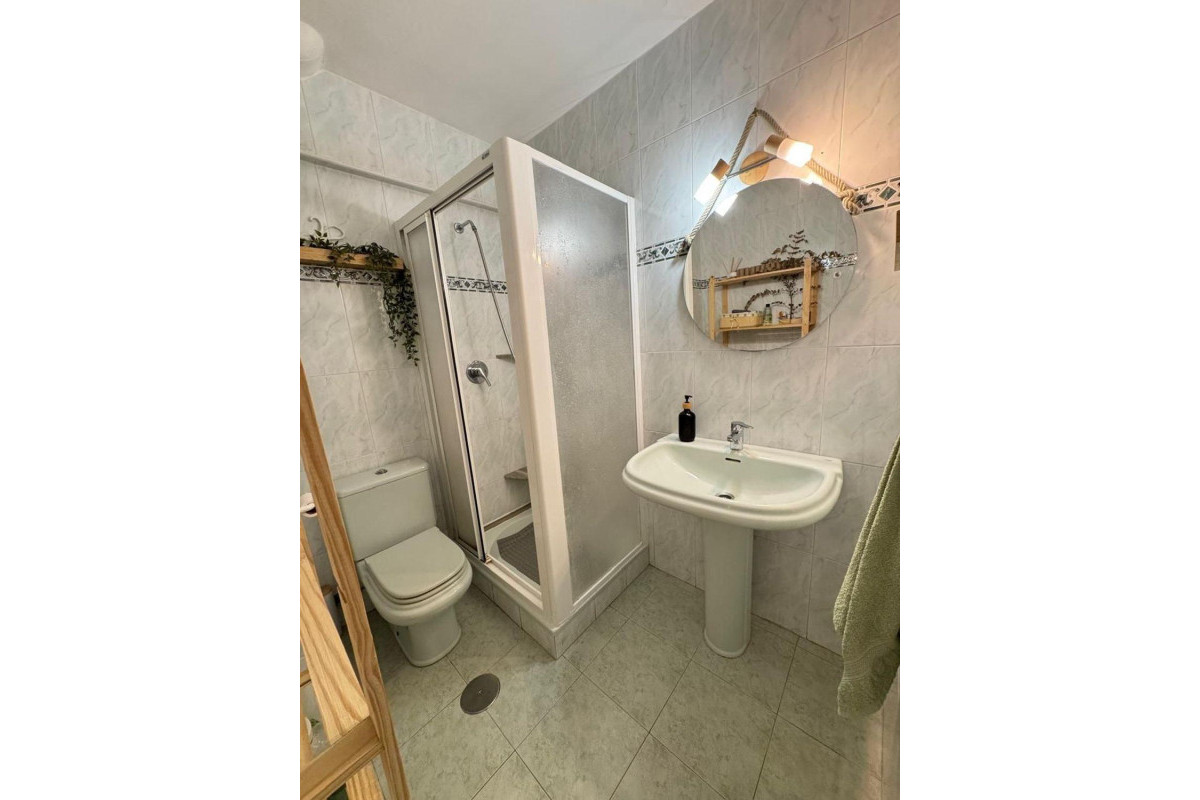 Resale - Apartment  - Alicante - Carolinas Altas