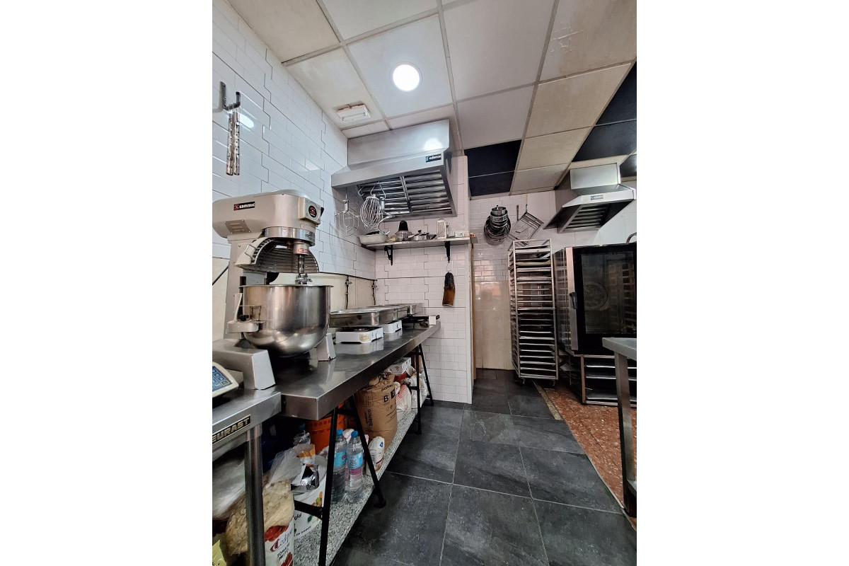 Resale - Commercial Unit - Torrevieja - Centro