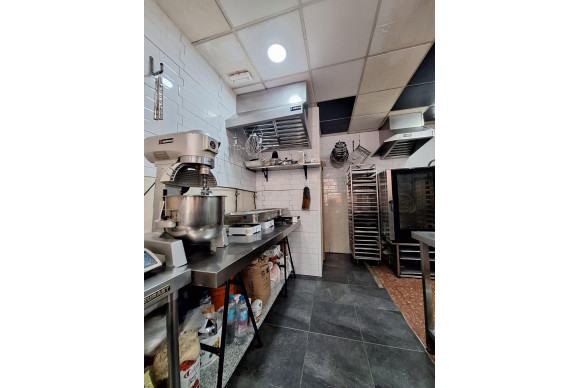 Resale - Commercial Unit - Torrevieja - Centro