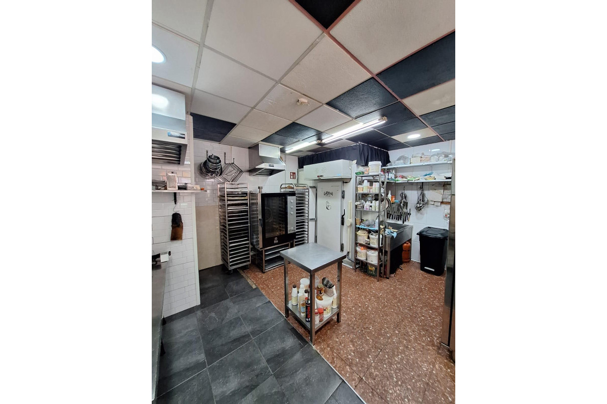 Resale - Commercial Unit - Torrevieja - Centro