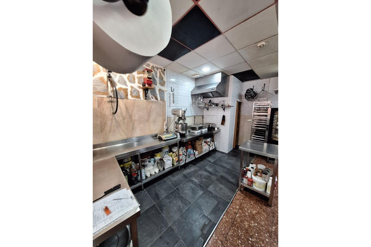 Resale - Commercial Unit - Torrevieja - Centro