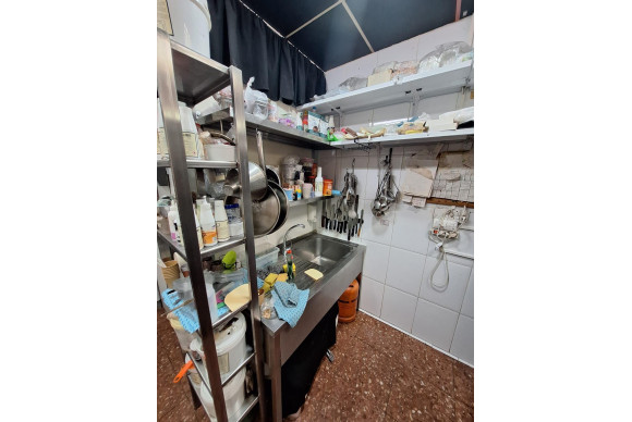 Resale - Commercial Unit - Torrevieja - Centro