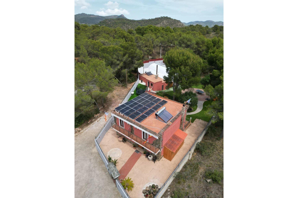 Resale - Villa - Naquera - Casco Urbano