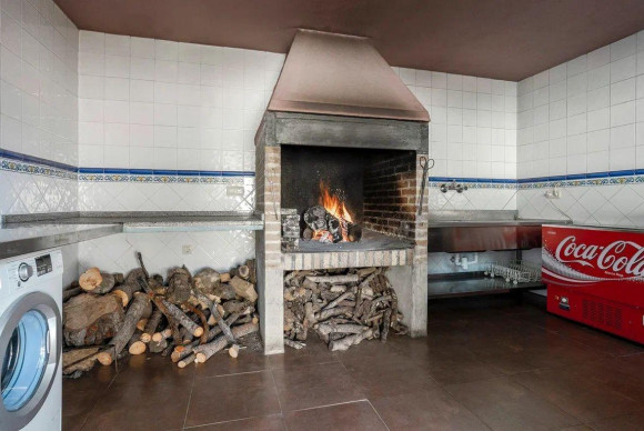 Resale - Villa - Naquera - Casco Urbano