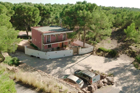 Resale - Villa - Naquera - Casco Urbano