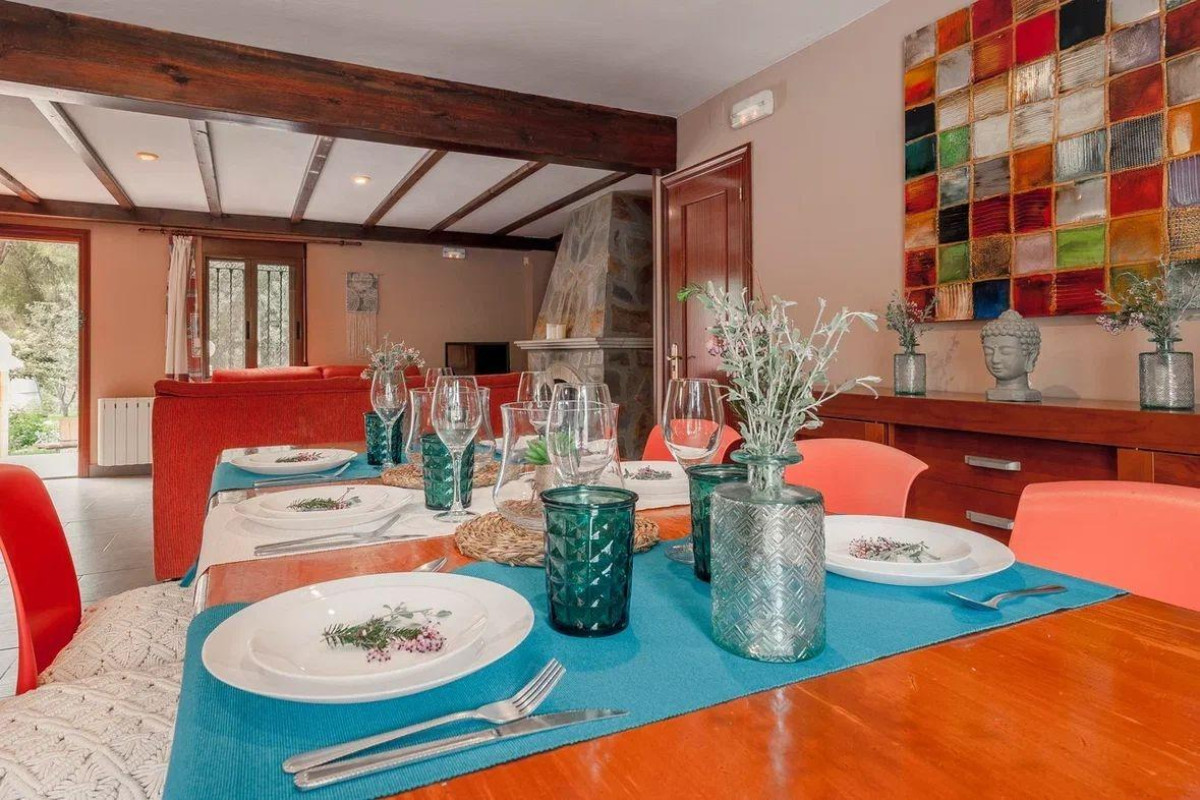 Resale - Villa - Naquera - Casco Urbano