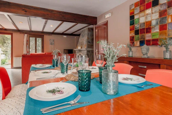 Resale - Villa - Naquera - Casco Urbano