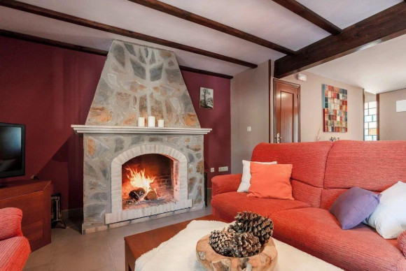 Resale - Villa - Naquera - Casco Urbano