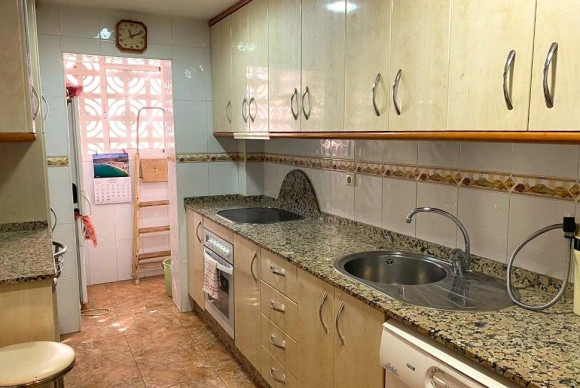 Resale - Apartment  - Alicante - Los ángeles