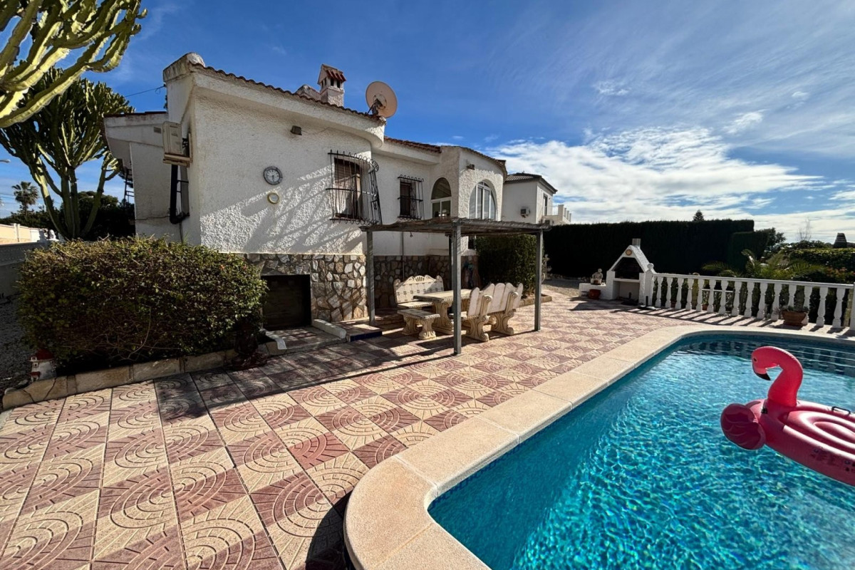 Resale - Villa / Detached - Ciudad Quesada - CENTRO