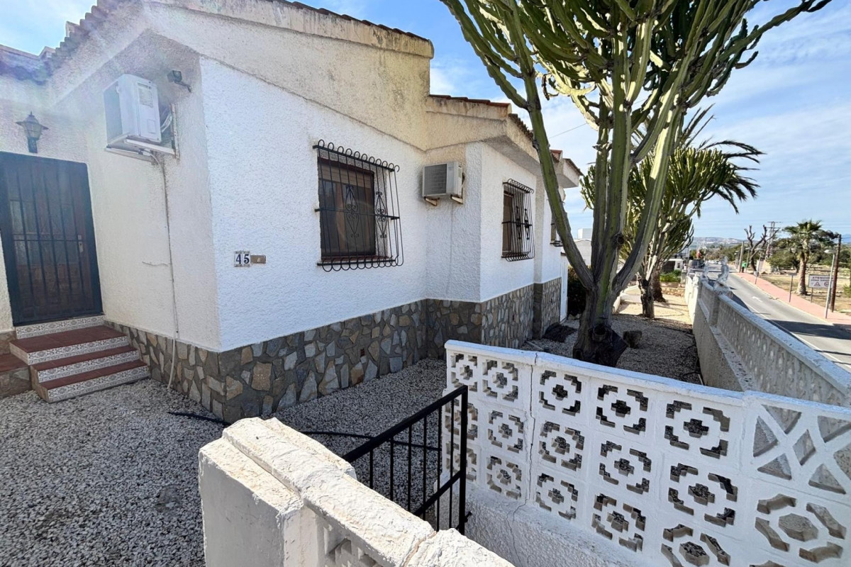 Resale - Villa / Detached - Ciudad Quesada - CENTRO