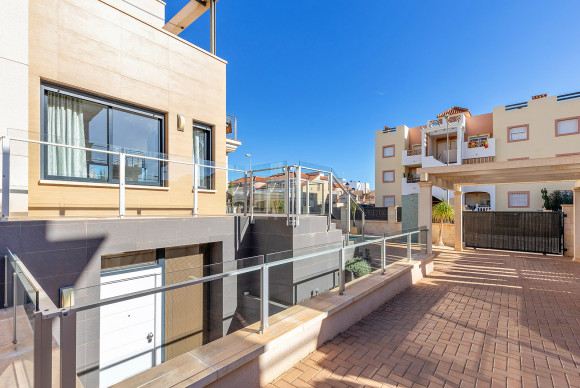 Reventa - Detached Villa - Orihuela Costa - La Zenia