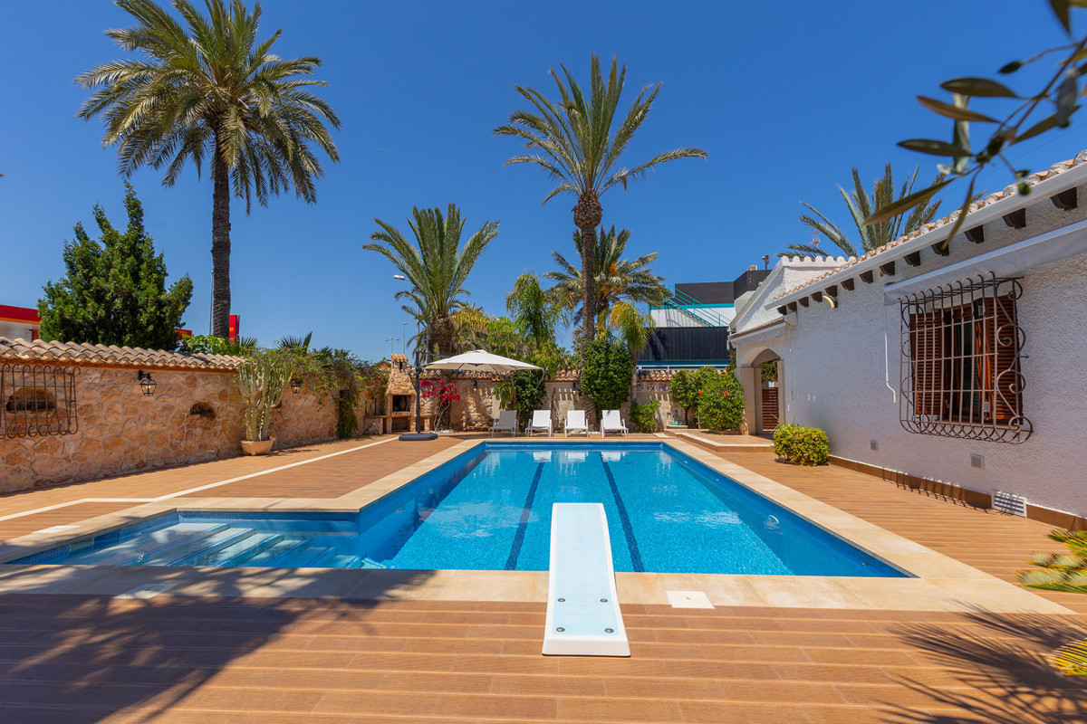 Resale - Detached Villa - Orihuela Costa - Punta Prima