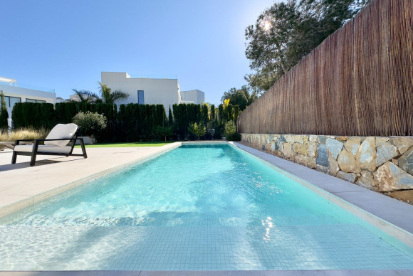 Resale - Villa - Orihuela - Las Colinas Golf