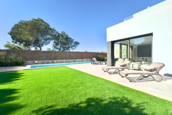 Resale - Villa - Orihuela - Las Colinas Golf