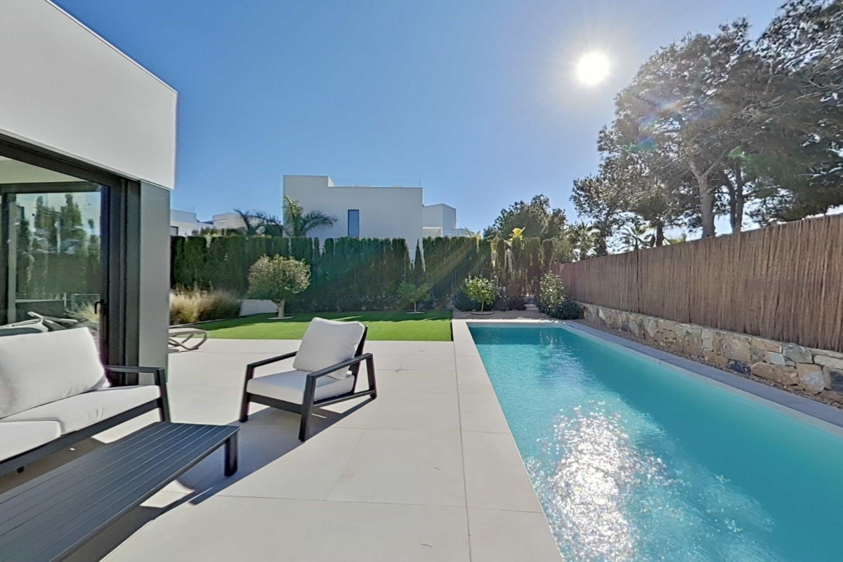 Resale - Villa - Orihuela - Las Colinas Golf