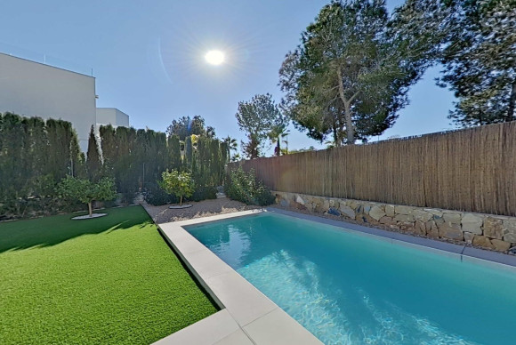 Resale - Villa - Orihuela - Las Colinas Golf