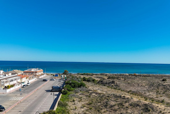 Resale - Apartment  - Torrevieja - PLAYA DE LA MATA