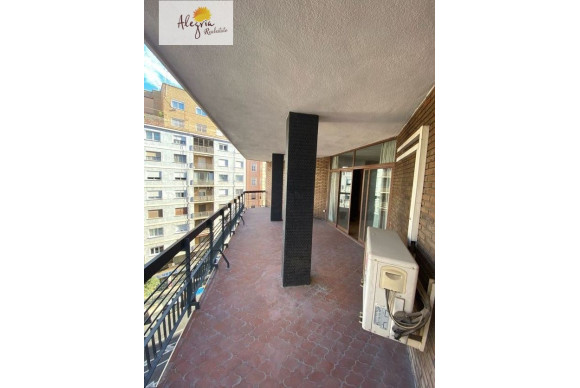 Resale - Apartment  - Valencia - La Roqueta