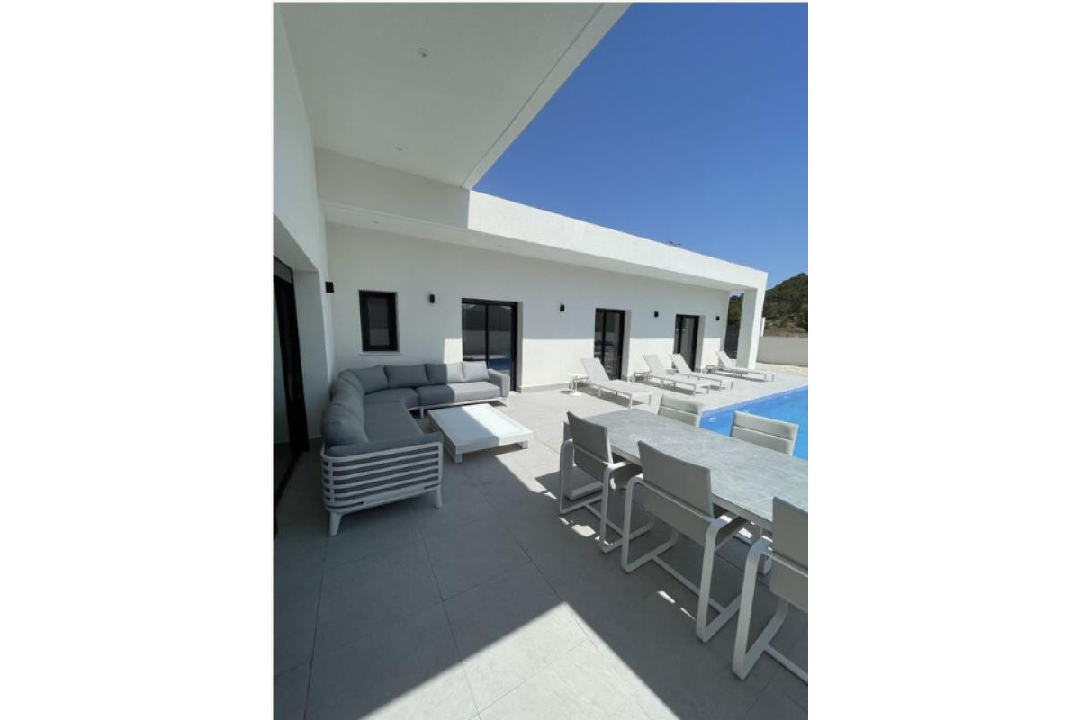 Obra nueva - Villas - Pinoso - 03569