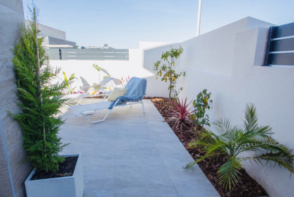 Obra nueva - Chalet Independiente - Los Montesinos - 03187