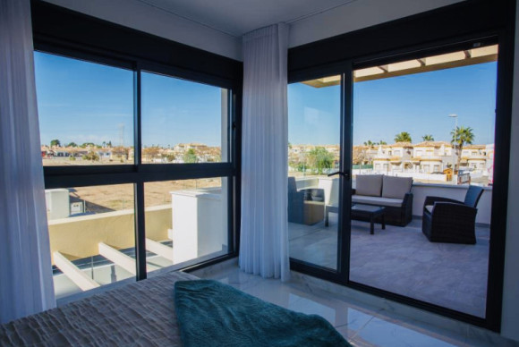 Obra nueva - Chalet Independiente - Los Montesinos - 03187