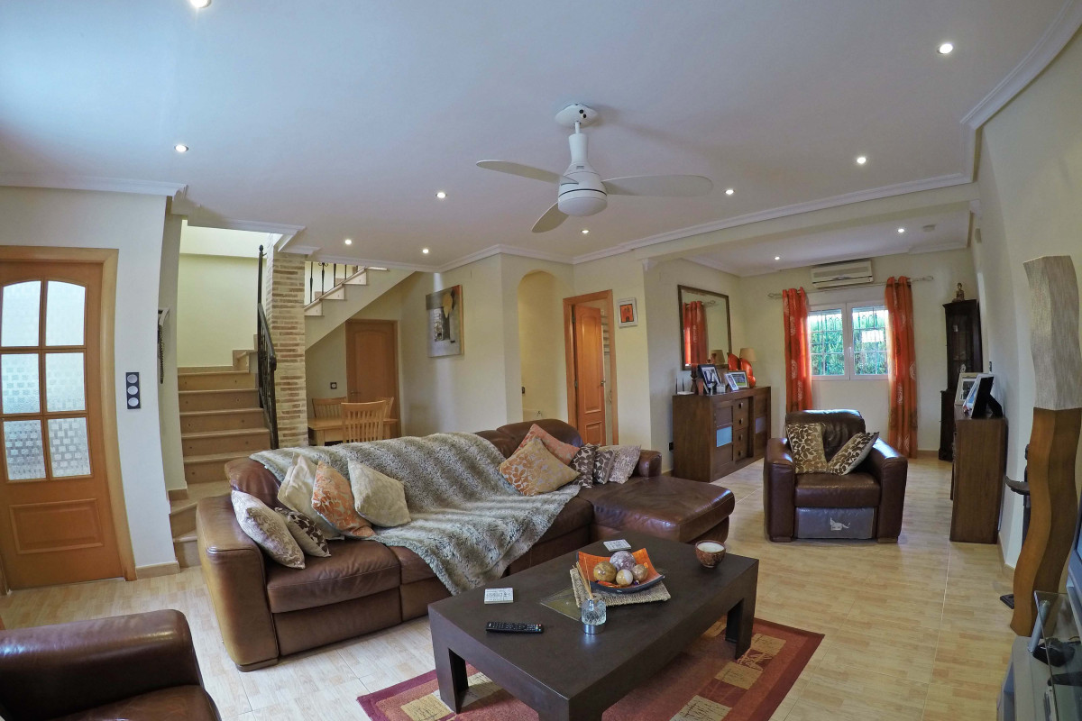 Herverkoop - Villa Te Koop - Torrevieja - El Chaparral