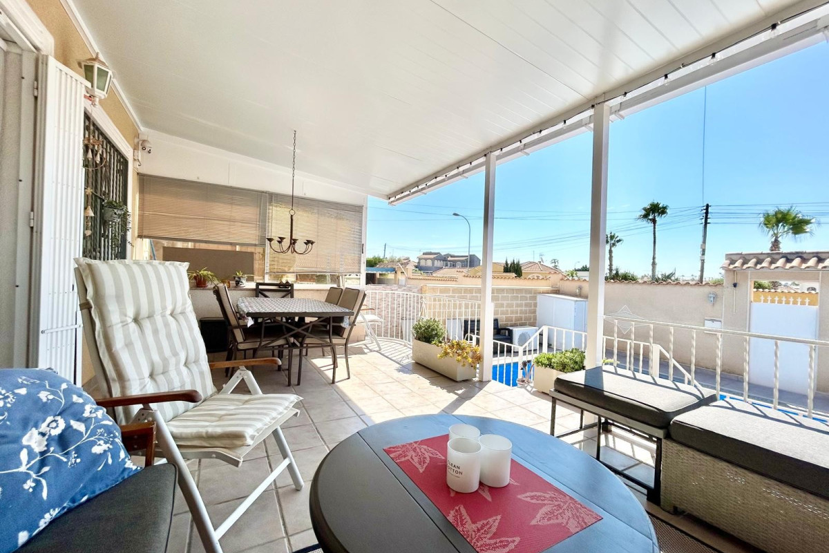 Reventa - Villa for sale - Torrevieja - La Siesta