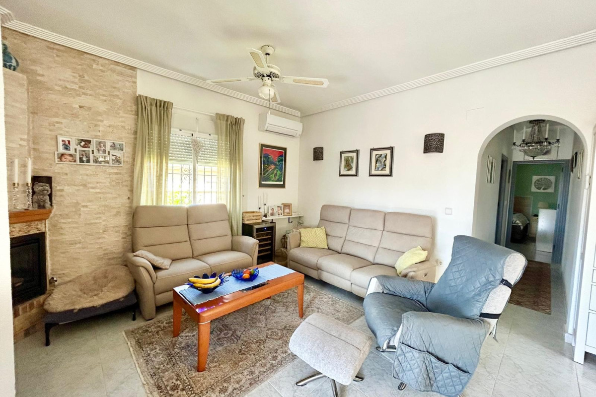 Reventa - Villa for sale - Torrevieja - La Siesta