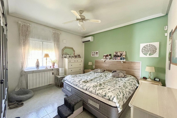 Reventa - Villa for sale - Torrevieja - La Siesta