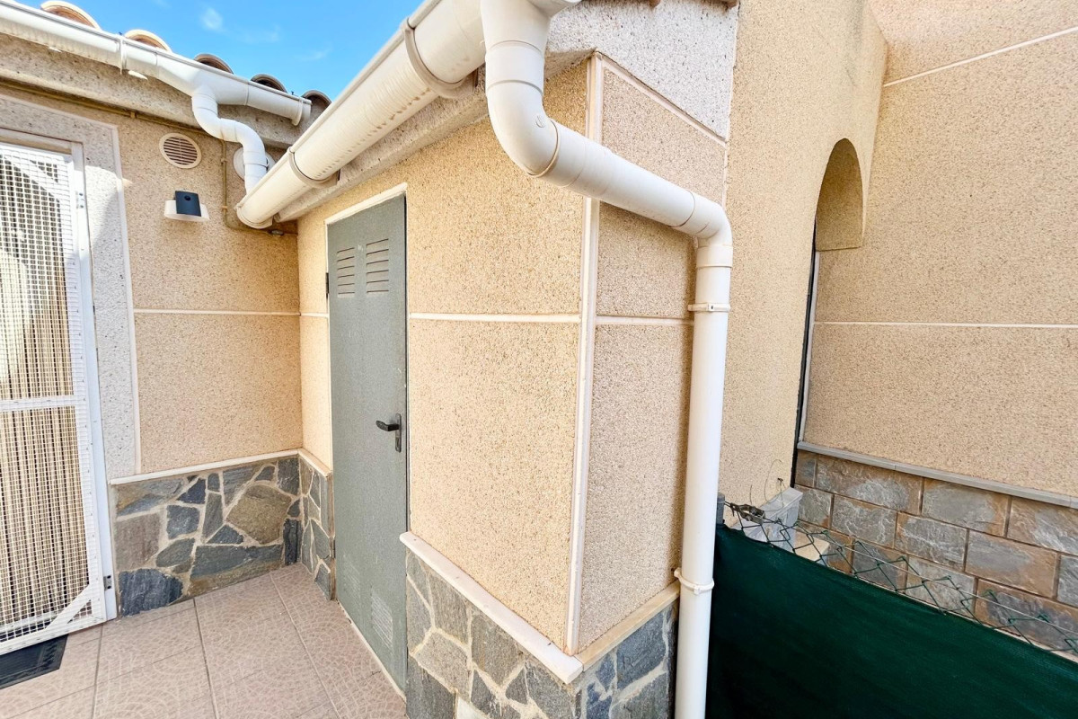 Reventa - Villa for sale - Torrevieja - La Siesta