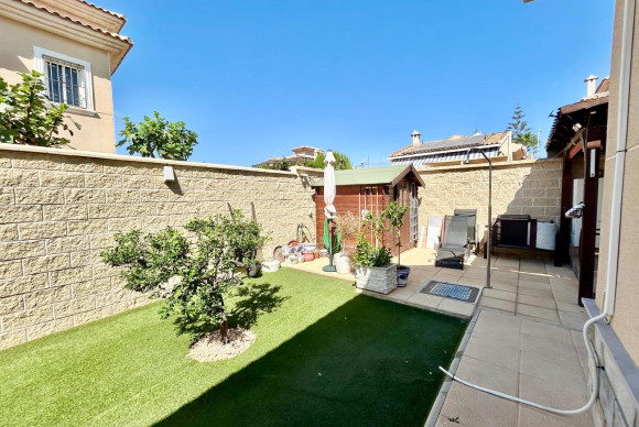 Reventa - Villa for sale - Torrevieja - La Siesta