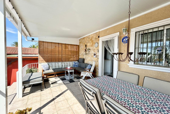 Reventa - Villa for sale - Torrevieja - La Siesta