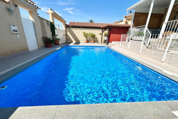 Reventa - Villa for sale - Torrevieja - La Siesta